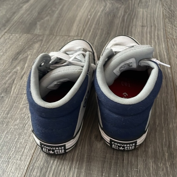 Converse Youth Sneakers Size 2 - Picture 4 of 8